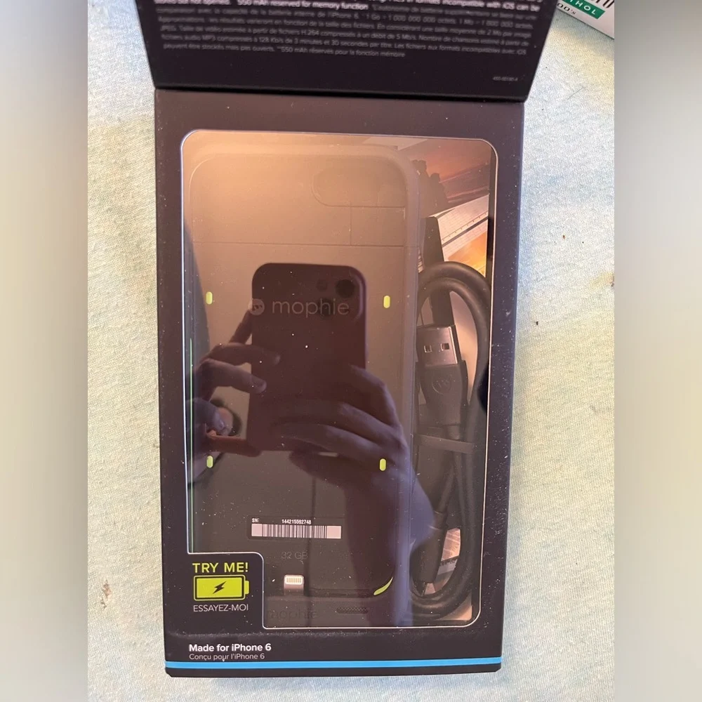 Mophie Black 32GB Space Pack for iPhone 6 **NEVER USED**